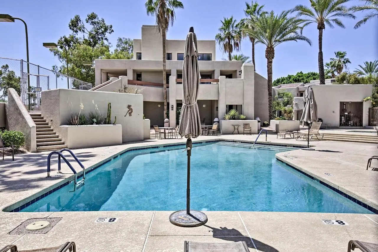 Phoenix Home With Pool Access And Golf Course Views